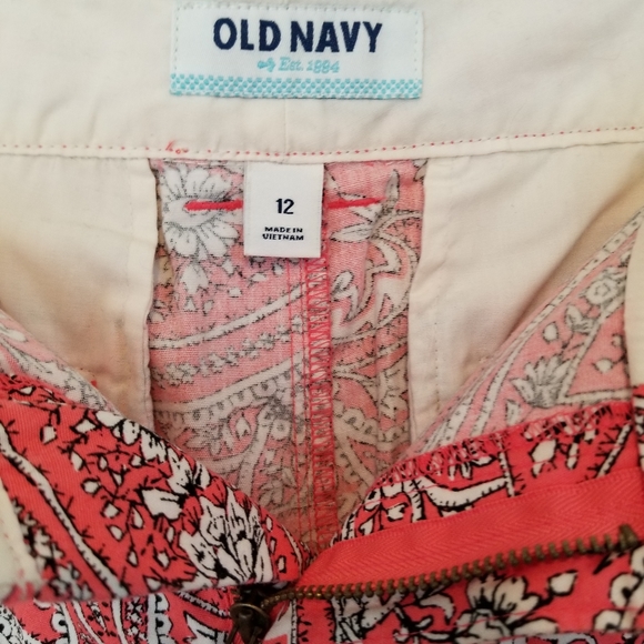 Old Navy Shorts - Picture 3 of 3
